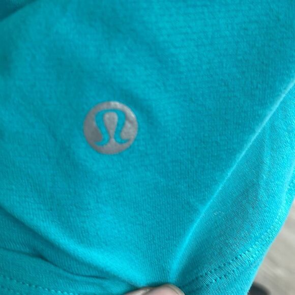 Sz. 8, Lululemon Turquoise Blue Tank with Removable Sports Bra, 2 in 1 Combo - Picture 3 of 8